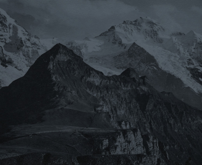 Schweizer Alpen in dramatischer Lichtstimmung